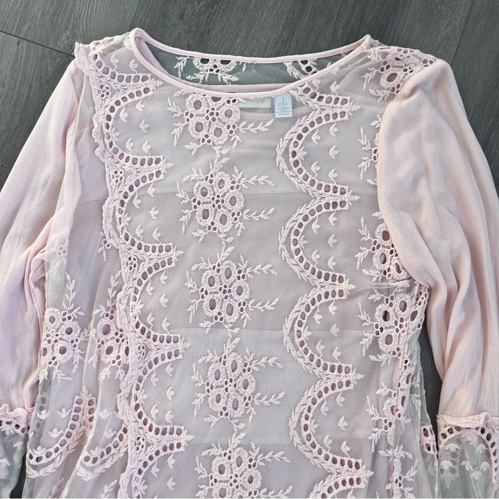 Chico's Light Pink Lace Blouse Size 1/US Medium - Picture 3 of 7